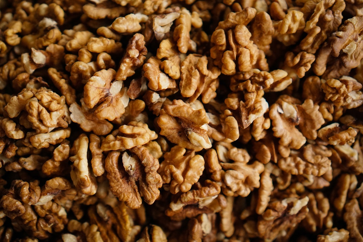 Walnuts Health Benefits, nutrition Facts and Calories